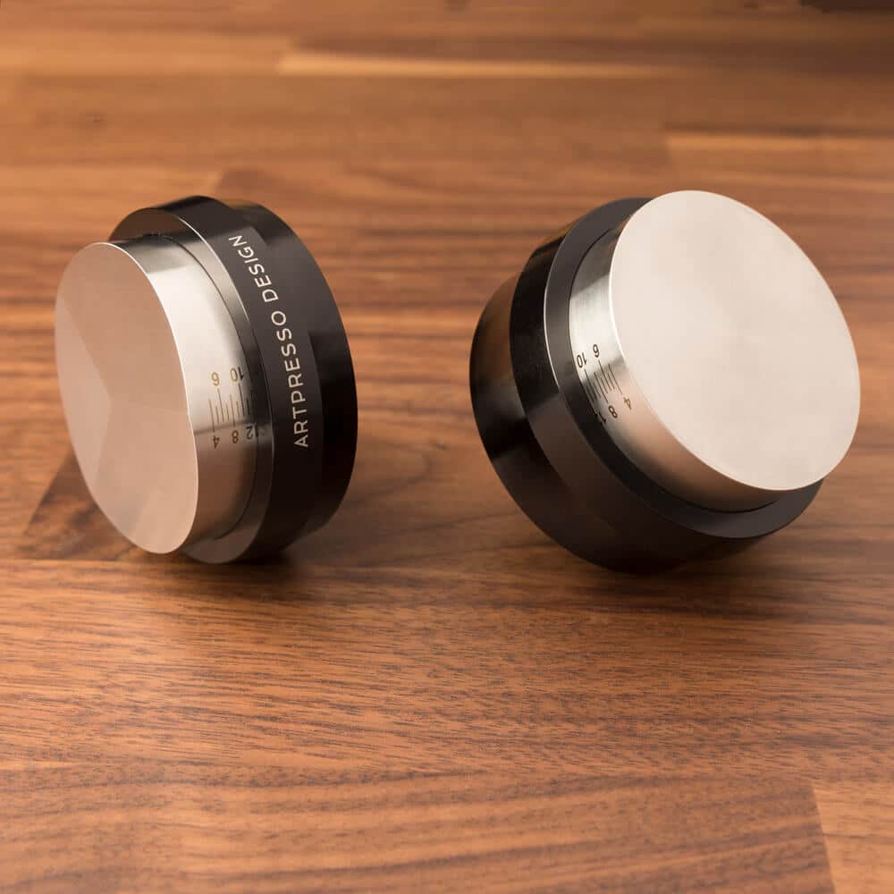 Quality materials and finishes are used to produce the finish product of the Solo Tamper